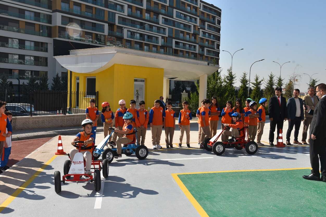 Minikler Konya’da trafiği yaşayarak öğrenecek 5